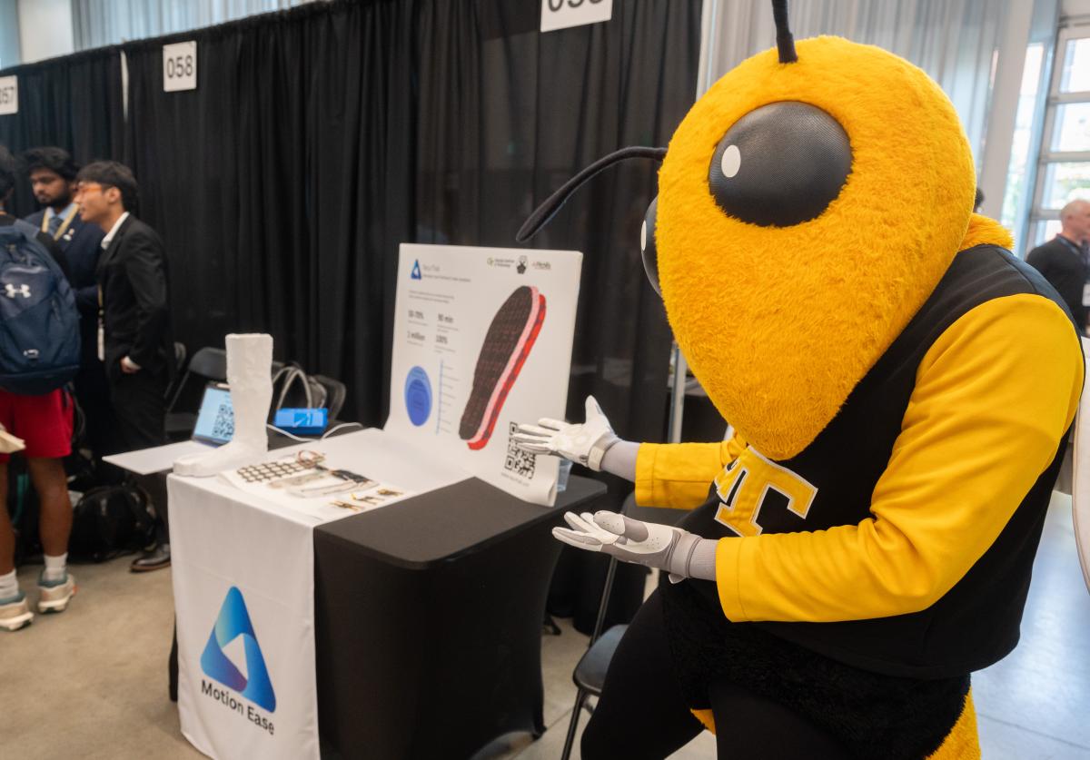 Buzz shows a startup at Demo Day
